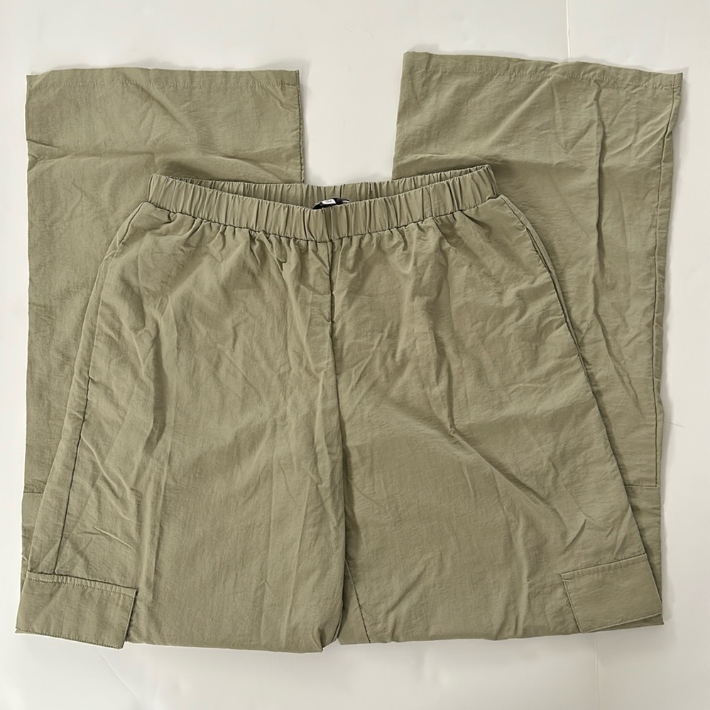 PacSun Women’s Nylon Cargo Pants - Small